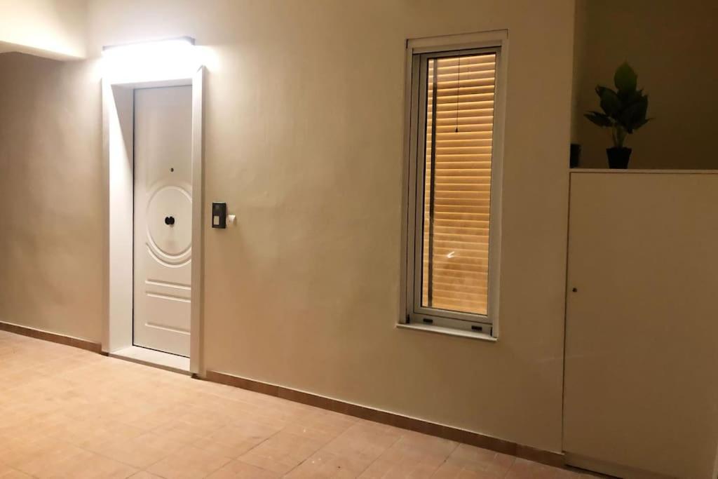 The Big Little One. Stylish & Convenient Apartment Ираклио Екстериор снимка